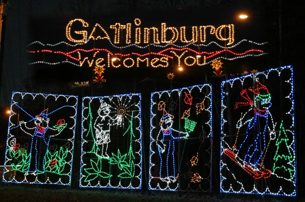 smoky mountain winterfest lights that say gatlinburg welcomes you