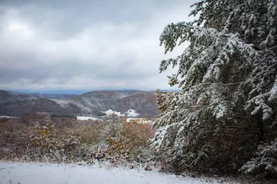 snowy overlook in the smoky mountains