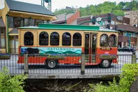 downtown gatlinburg trolley